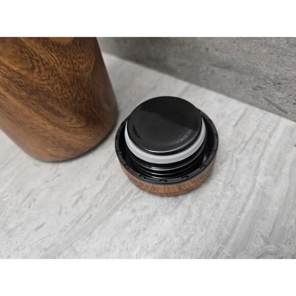 TAO Gordon Sinclair Rustic Stainless Steel Insulated Water Bottle 20 oz NEW - Picture 5 of 7